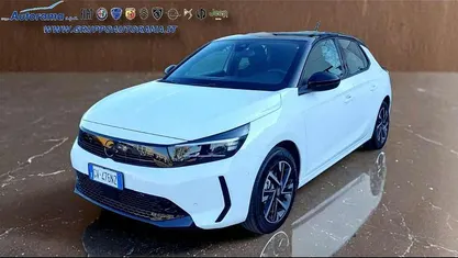 Usata Opel Corsa 101 CV (74 kW) 2024 Berlina