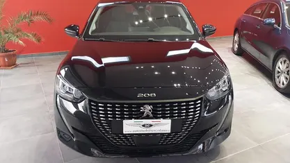 Usata Peugeot 208 Allure 75 CV (55 kW) 2022 Nero Utilitaria