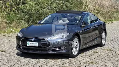 Usata Tesla Model S 503 kW (685 CV) 2015 Utilitaria