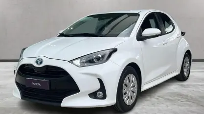 Usata Toyota Yaris Hybrid Active 92 CV (67 kW) 2022 Bianco Berlina