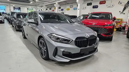 Usata BMW 118 M Sport 136 CV (100 kW) 2024 Skyscraper grey met. Utilitaria