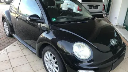 Usata VW New Beetle 71 CV (52 kW) 2005 Nero Utilitaria