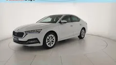 Bianco luna metallizzato Usata 2022 Skoda Octavia Style Tre volumi | 19.900 € (Ottimo prezzo)