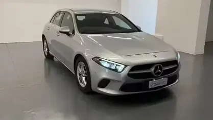 Gebraucht Mercedes A180 Executive 116 PS (85 kW) 2019 Grau Limousine