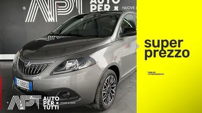 Usata Lancia Ypsilon S 69 CV (50 kW) 2024 Grigio Utilitaria