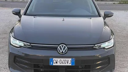 Usata VW Golf VIII 150 CV (110 kW) 2024 Gray Berlina