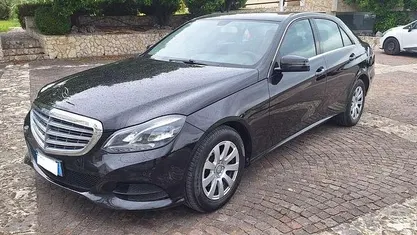 Nero Usata 2016 Mercedes E220 Tre volumi | 8500 €