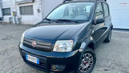 Usata Fiat Panda 4x4 Climbing 60 CV (44 kW) 2004 Nero Utilitaria