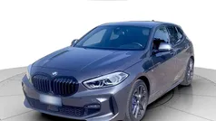 Grigio daytona Usata 2021 BMW 118 M Sport Due volumi | 25.900 € (Buon prezzo)