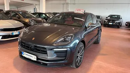 Usata Porsche Macan 265 CV (194 kW) 2023 Grigio SUV