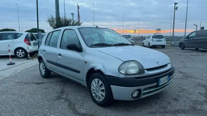Usata Renault Clio 58 CV (42 kW) 2002 Berlina