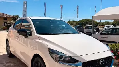 Usata Mazda 2 Homura-Line 75 CV (55 kW) 2023 Bianco Utilitaria