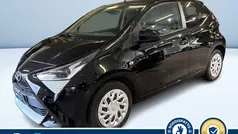 Nero metallizzato Usata 2021 Toyota Aygo X-play Due volumi | 10.900 € (Buon prezzo)