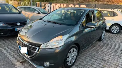 Usata Peugeot 208 Allure 95 CV (69 kW) 2013 Grigio Utilitaria
