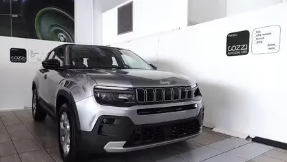 Nuova Jeep Avenger Altitude 101 CV (74 kW) 2025 Grigio SUV