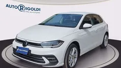 Pure white nero Nuova 2025 VW Polo R-line Plus Tre volumi | 23.900 € (Buon prezzo)