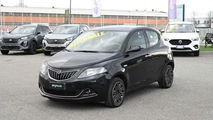 Nero Usata 2022 Lancia Ypsilon Gold Due volumi | 11.900 € (Buon prezzo)