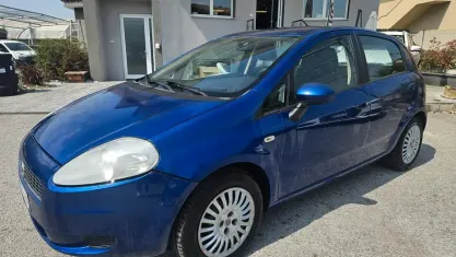 Usata Fiat Grande Punto Dynamic 75 CV (55 kW) 2008 Blu/azzurro Utilitaria
