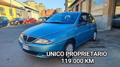 Usata Lancia Ypsilon 60 CV (44 kW) 2002 Verde Utilitaria