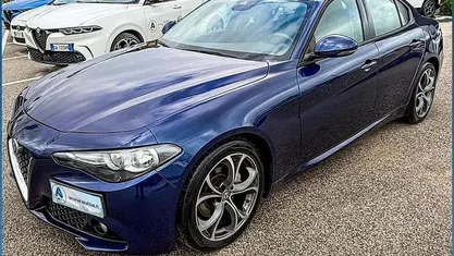 Usata Alfa Romeo Giulia 150 CV (110 kW) 2017 Blu Berlina