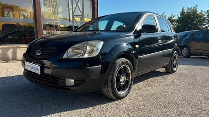 Usata Kia Rio 110 CV (80 kW) 2006 Nero Berlina