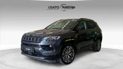 Usata Jeep Compass Summit 131 CV (96 kW) 2024 Graphite grey con tetto nero SUV