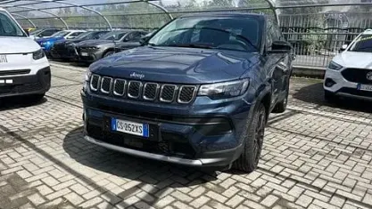 Gebraucht Jeep Compass Altitude 131 PS (96 kW) 2024 Blau SUV