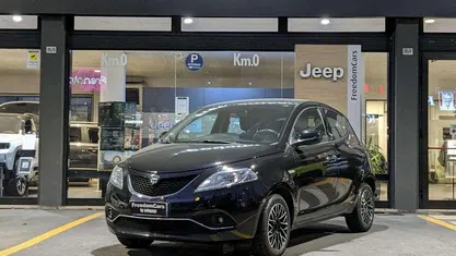Usata Lancia Ypsilon Gold 69 CV (50 kW) 2017 Utilitaria