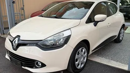 Usata Renault Clio IV 73 CV (53 kW) 2015 Beige Berlina