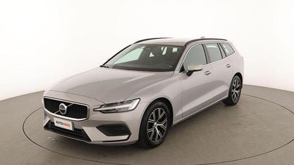 Begagnad Volvo V60 Core 197 HK (144 kW) 2023 Silver Kombi