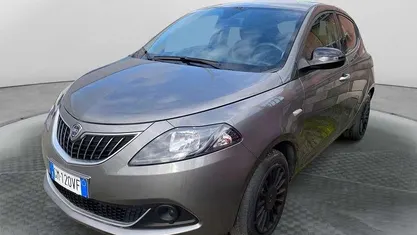 Grigio Usata 2023 Lancia Ypsilon Silver Due volumi | 12.900 € (Buon prezzo)