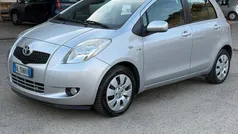 Grigio Usata 2007 Toyota Yaris Sol Tre volumi | 4500 € (Buon prezzo)