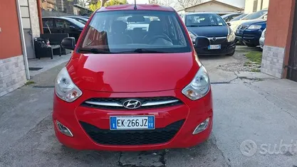 Usata Hyundai i10 69 CV (50 kW) 2011 Rosso Utilitaria