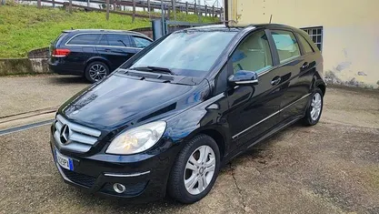 Usata Mercedes B180 109 CV (80 kW) 2011 Nero Monovolume