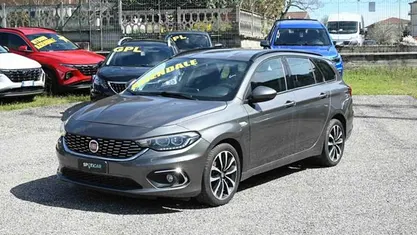 Grigio scuro Usata 2017 Fiat Tipo Lounge Station wagon | 13.900 € (Molto cara)