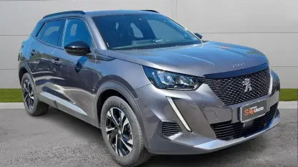 Usata Peugeot 2008 Allure 130 CV (95 kW) 2023 Grigio platinum SUV