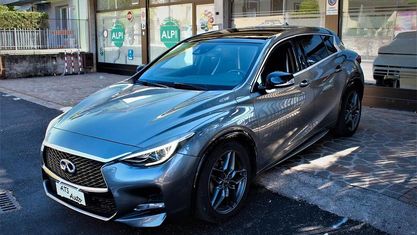 Usado Infiniti Q30 Sport Tech 170 CV (125 kW) 2016 Gris Berlina