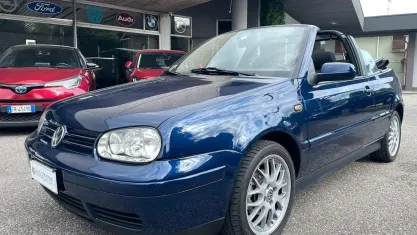 Usata VW Golf Cabriolet Highline 101 CV (74 kW) 1998 Blu/azzurro Cabrio