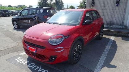 Gebraucht Fiat 600E Red 114 kW (156 PS) 2023 Rot SUV