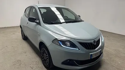 Usata 2024 Lancia Ypsilon Due volumi | 13.900 € (Buon prezzo)