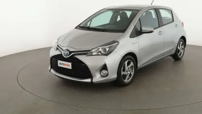 Occasion Toyota Yaris Hybrid Active 101 ch (74 kW) 2015 Argent Berline