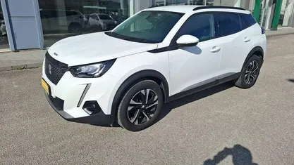 Usata Peugeot 2008 Allure 110 CV (80 kW) 2021 Bianco SUV