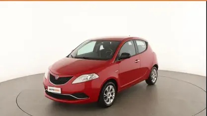Usata Lancia Ypsilon Gold 70 CV (51 kW) 2016 Rosso Utilitaria