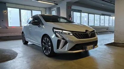 Grigio Usata 2025 Renault Clio V Techno Due volumi | 17.900 € (Buon prezzo)