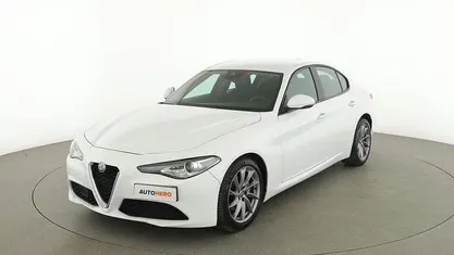 Usata Alfa Romeo Giulia Tech Edition 150 CV (110 kW) 2018 Bianco Berlina