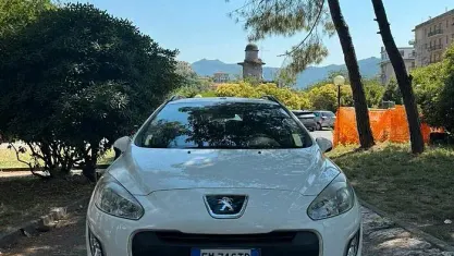 Usata Peugeot 308 Business-Line 92 CV (67 kW) 2012 Bianco Station wagon