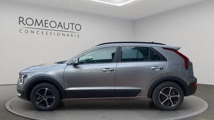 Nieuw Kia Niro 92 PK (67 kW) 2025 Grijs SUV