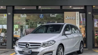 Usata Mercedes B180 Premium 109 CV (80 kW) 2016 Grigio Utilitaria
