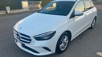 Usata Mercedes B180 116 CV (85 kW) 2019 Bianco Monovolume