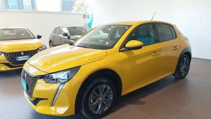 Gebraucht Peugeot e-208 Allure 100 kW (136 PS) 2021 Gelb Kleinwagen